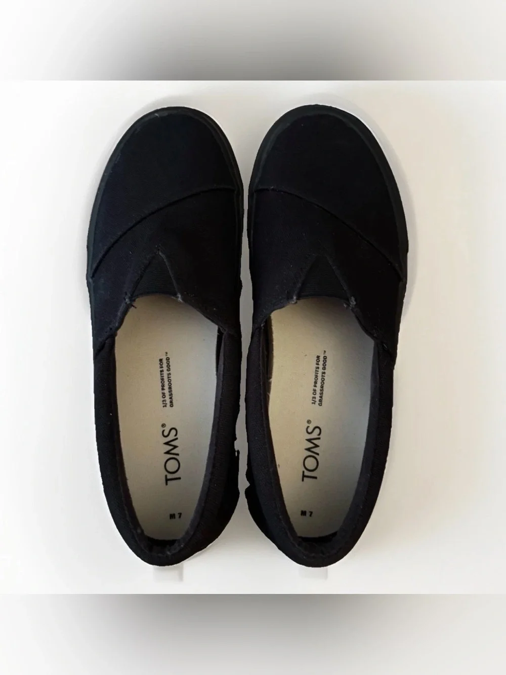 TOMS Black Canvas Slip-On Deck Shoes Men’s 7 NWOB **Free Shipping**